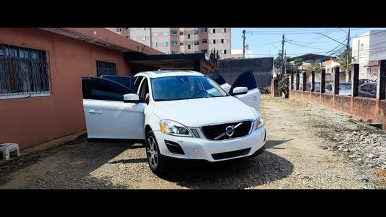VOLVO XC60 2.0 T5 DYNAMIC FWD TURBO GASOLINA 4P AUTOMÁTICO